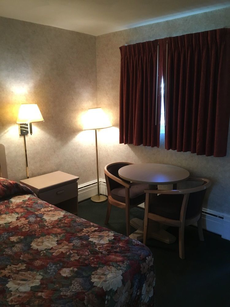 איתקה The Springwater Inn מראה חיצוני תמונה