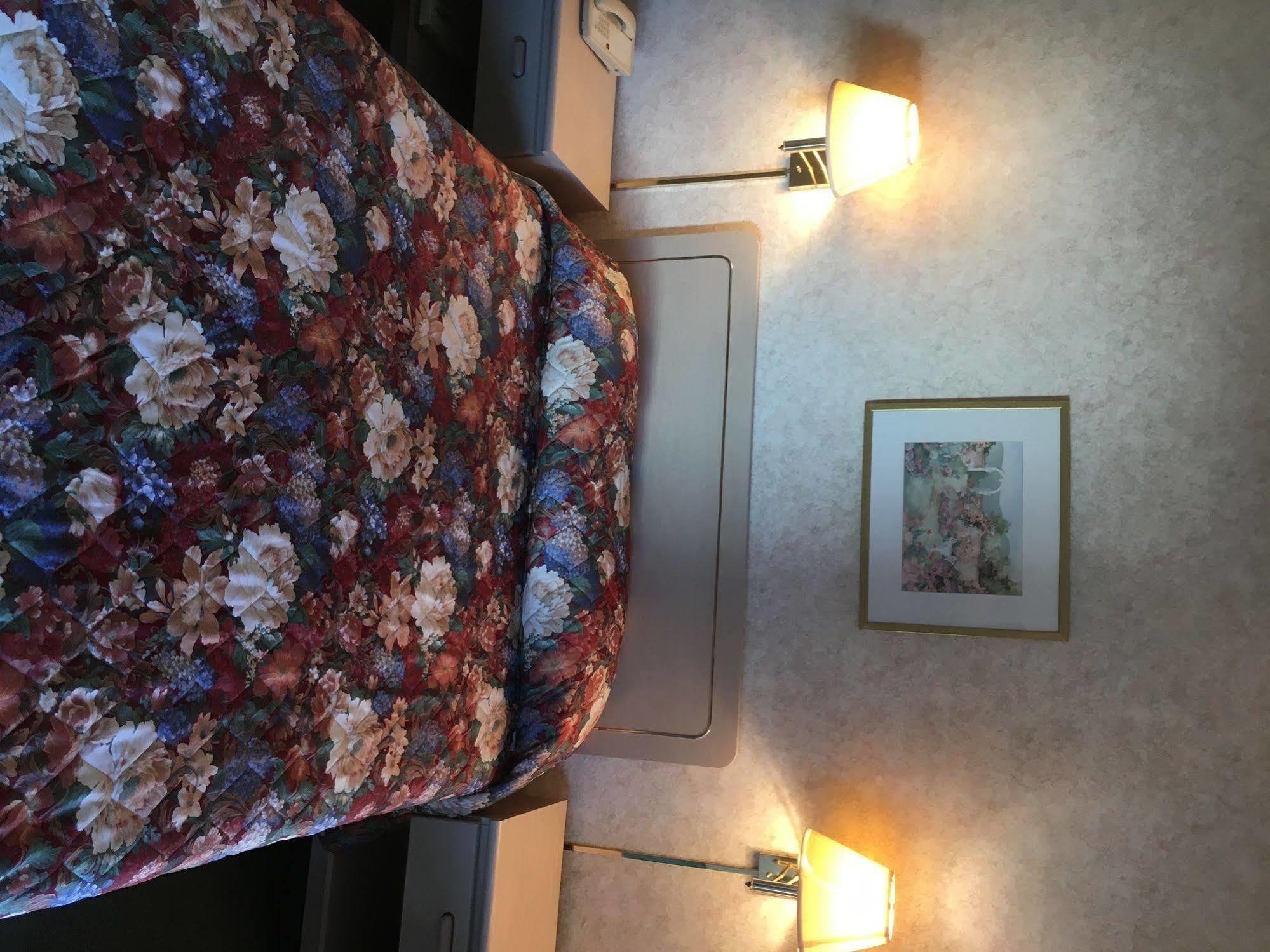 איתקה The Springwater Inn מראה חיצוני תמונה