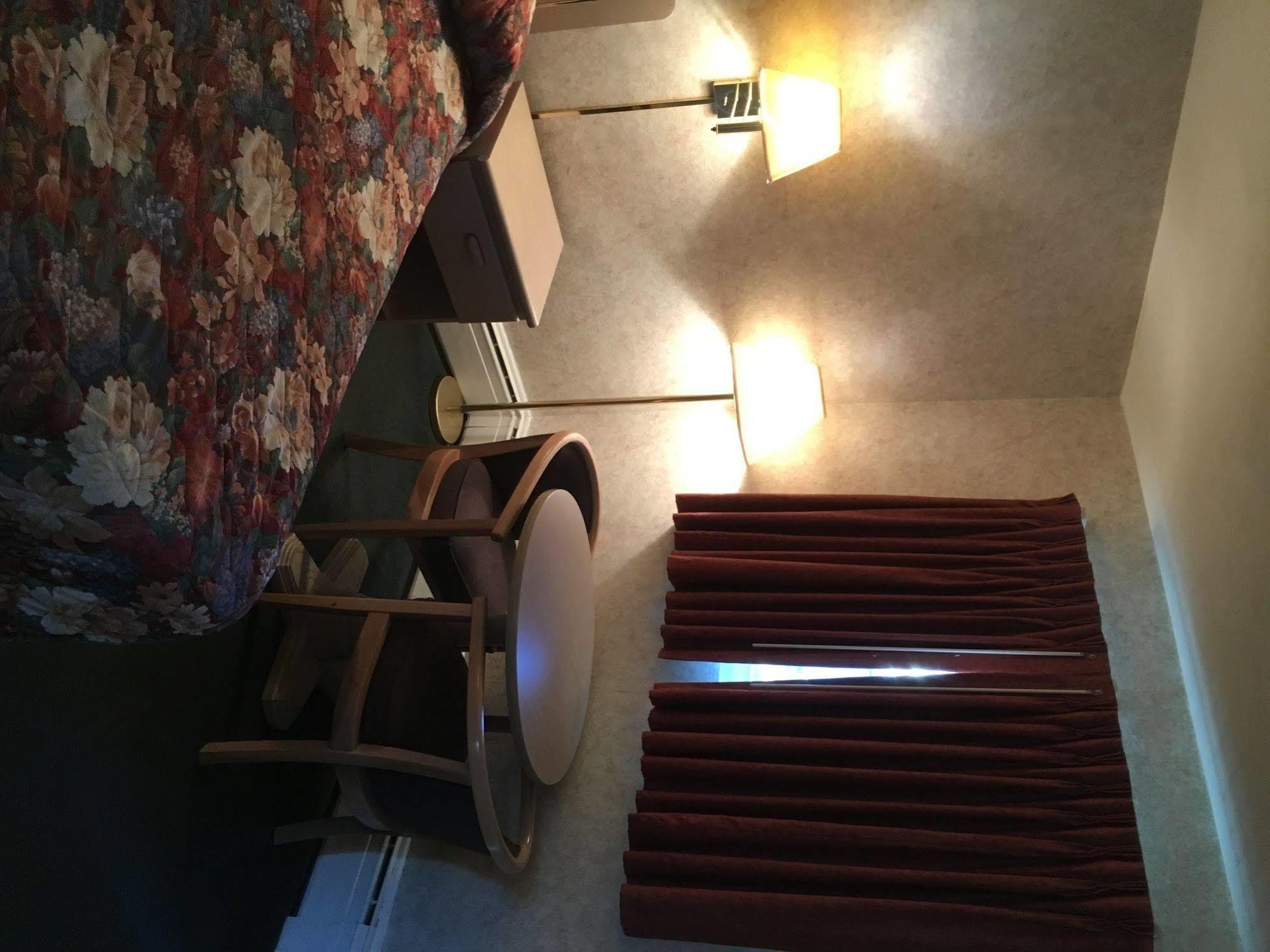 איתקה The Springwater Inn מראה חיצוני תמונה